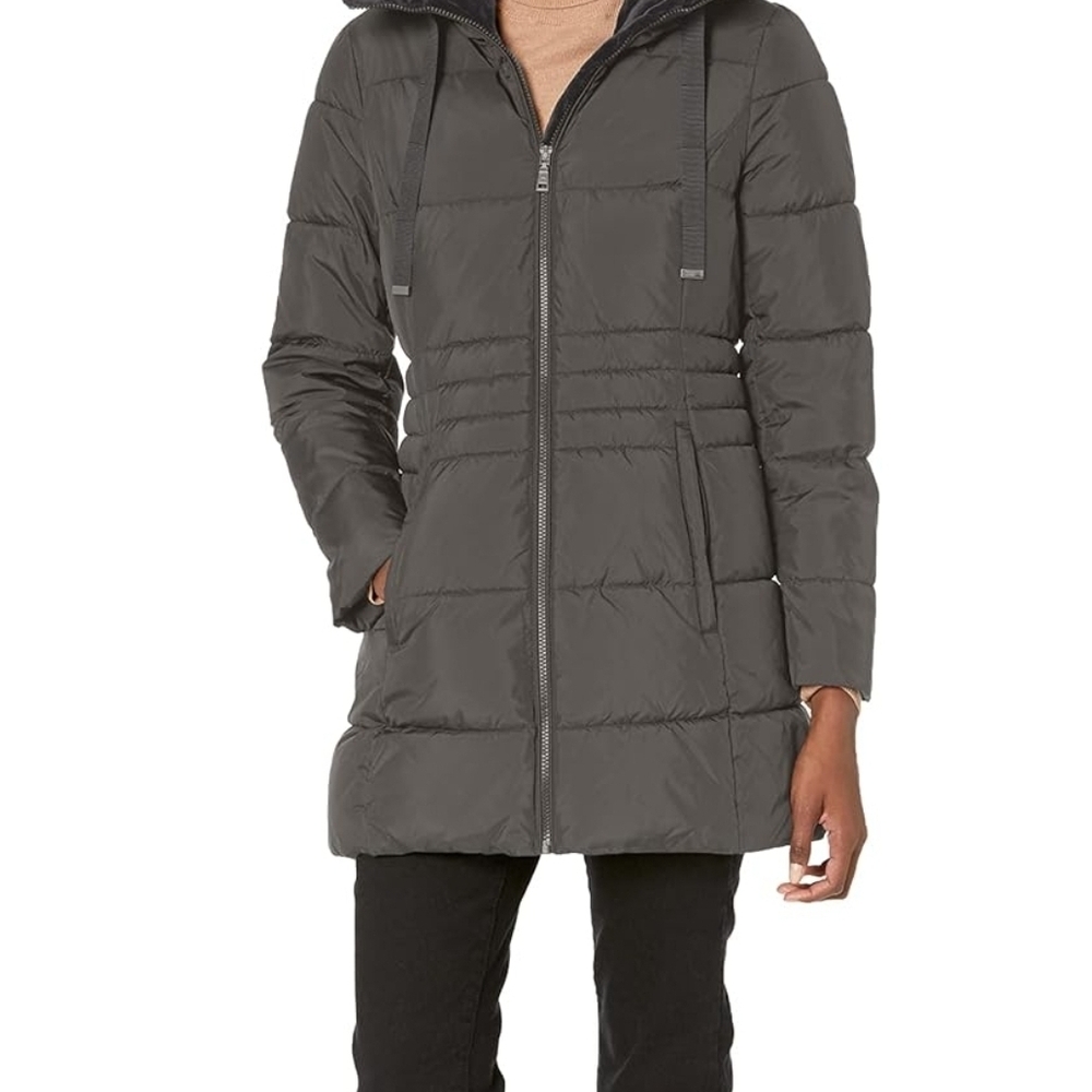 TAHARI Women's Puffer Jacket with Velvet Lined Hood and Tunnel Neck Size L - NWT